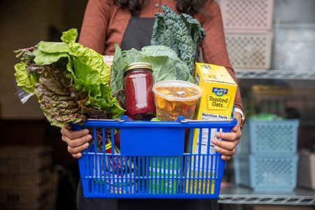 second-harvest-volunteer-450-1.jpg